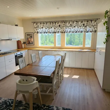 Villa Homeaurora! 4br Family House - Sauna - Forest View *